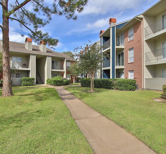 the apartment complex at The Westmount at Copper Mill